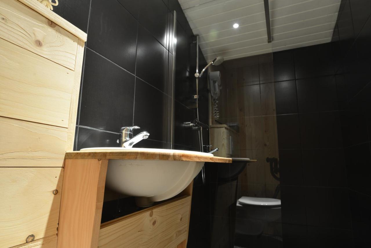 Le Chalet De Valentine Bed & Breakfast ว็องทรง ภายนอก รูปภาพ